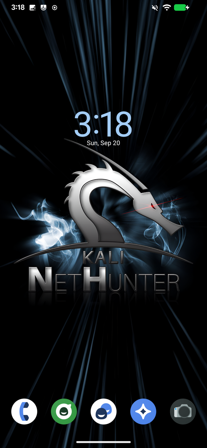 La home di LineageOS con lo sfondo Kali NetHunter dopo il reboot sul kernel v0lk3n